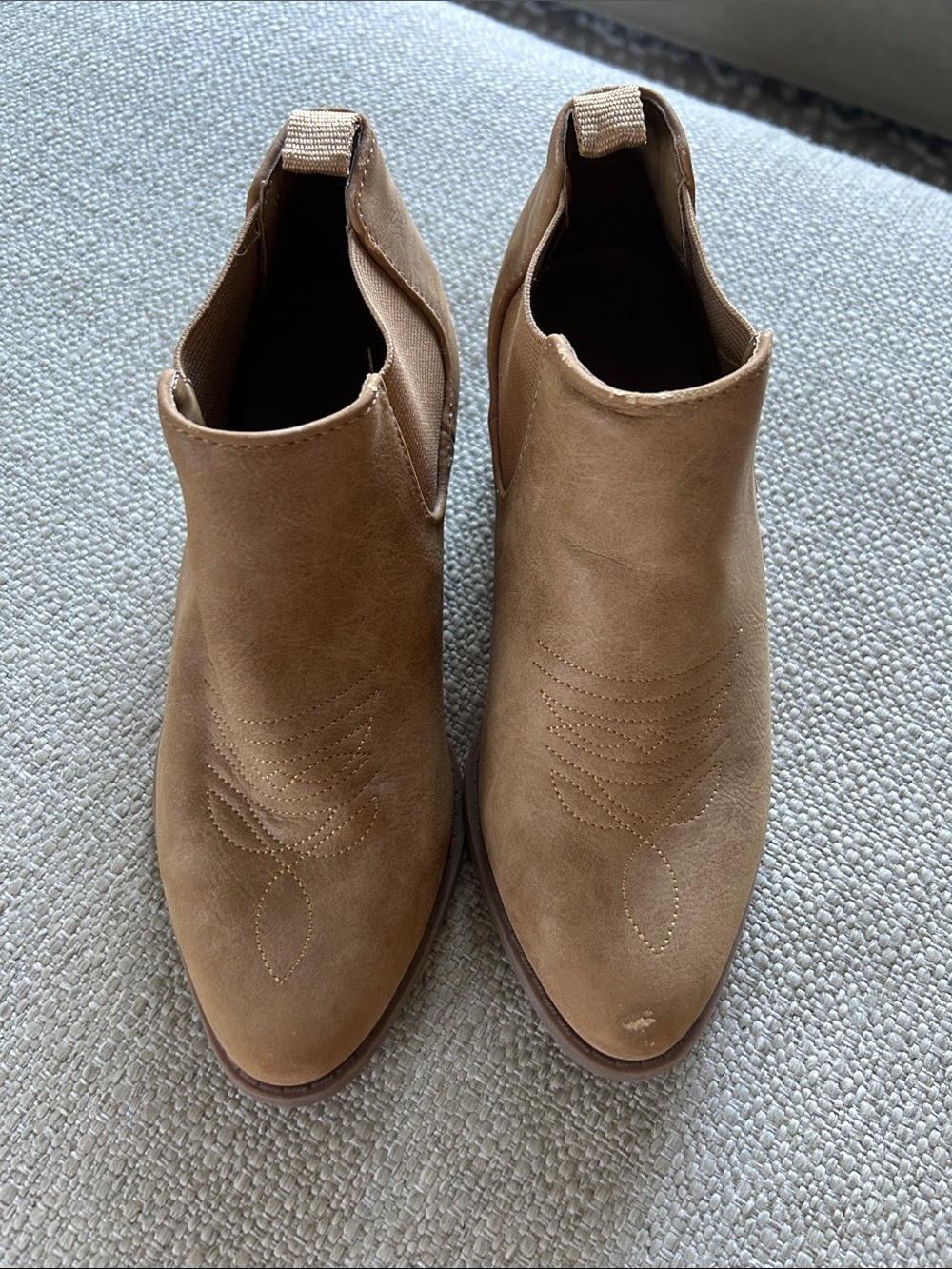 American Eagle booties